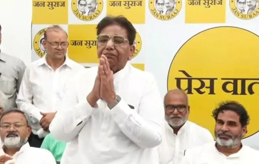 उदय सिंह - राष्ट्रीय अध्यक्ष, अनुभवी राजनीतिज्ञ, गंभीर चेहरे के साथ